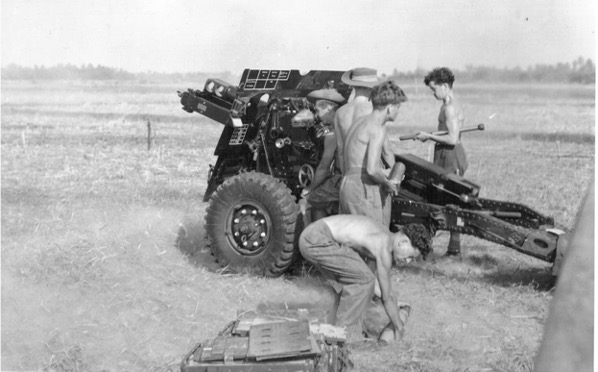 25_pounder_in_Action
