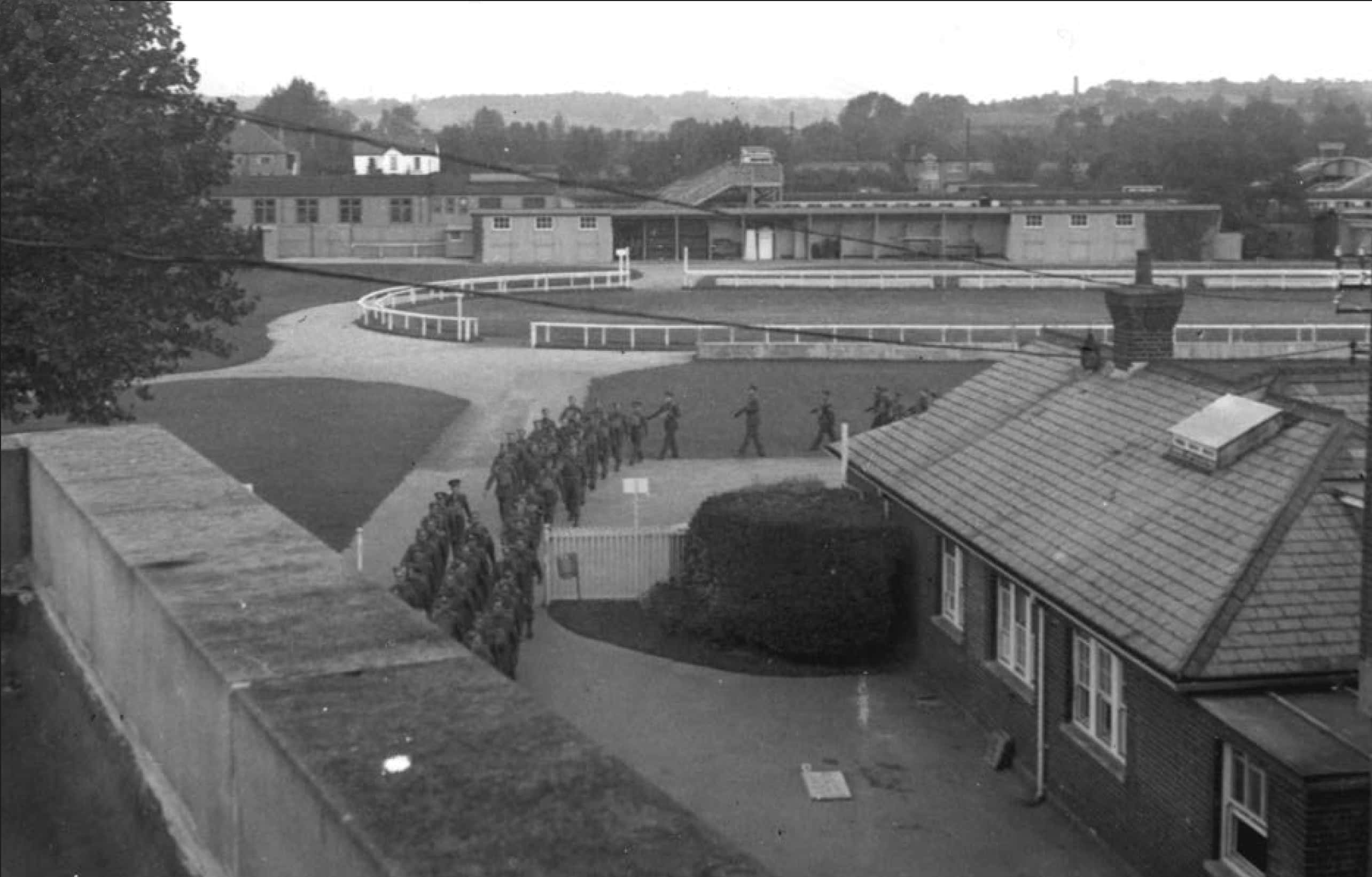 Newbury_Racecourse_in_Autumn_1939